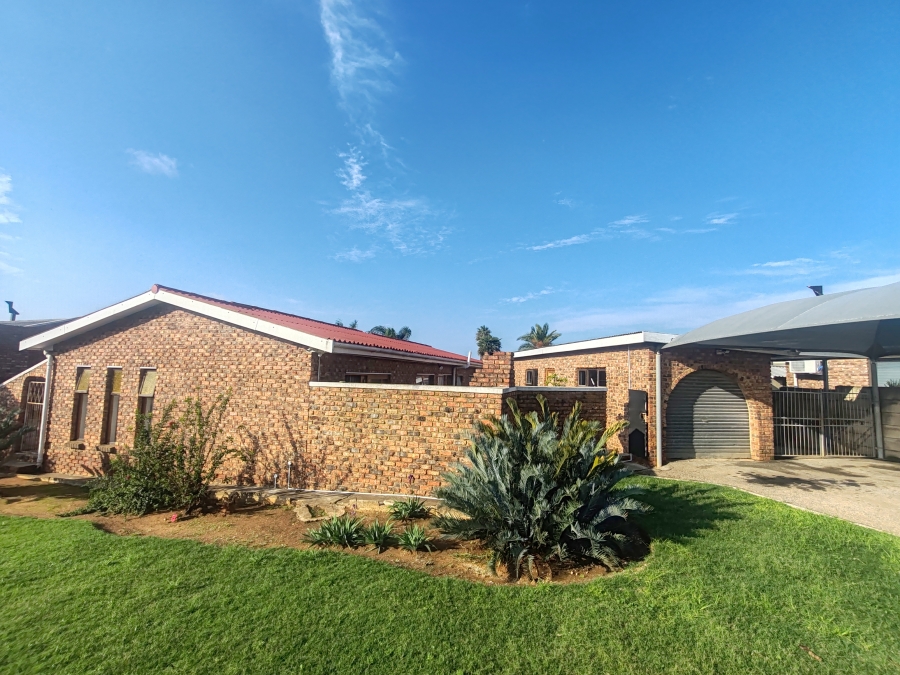 3 Bedroom Property for Sale in Azalea Park Eastern Cape
